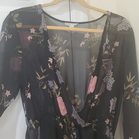 High low black bell bottom sleeves  floral sheer - Picture 2 of 7